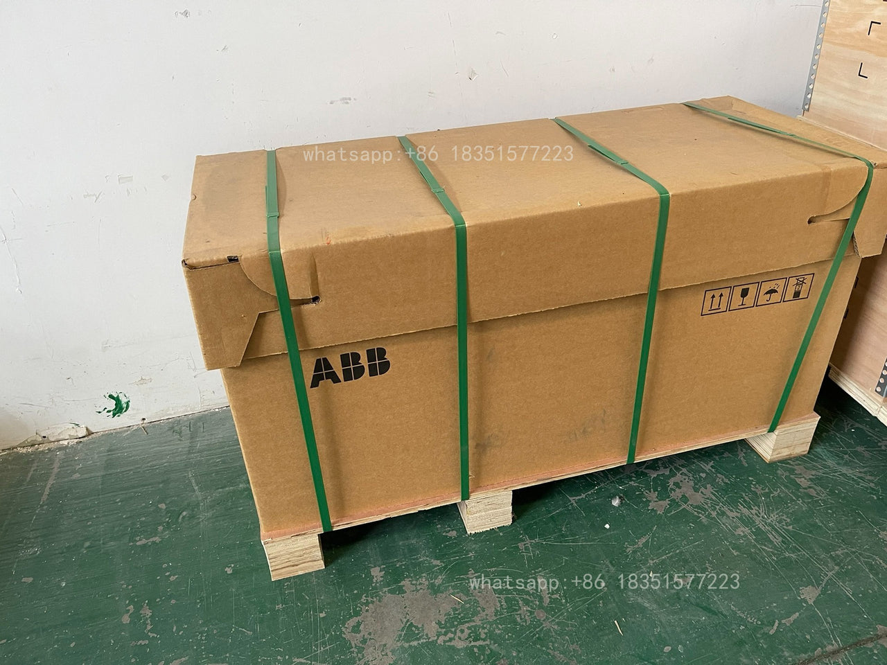 1PC NEW ACS880-01-246A-3+D150 Wall-mounted Single Drive 50/60 Hz 380-415V