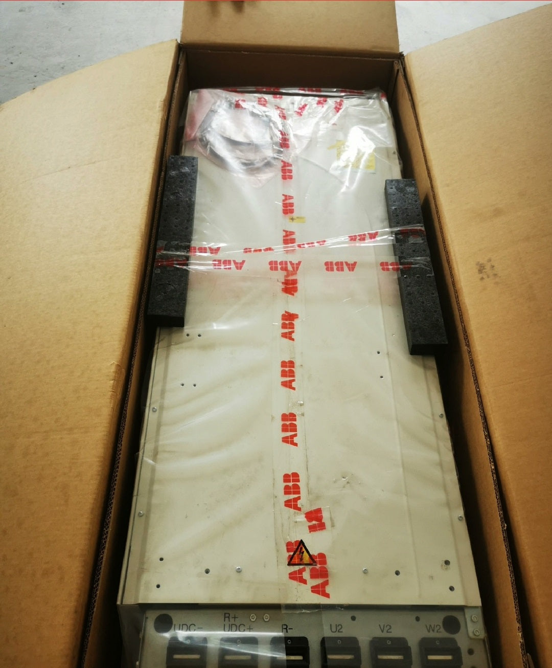 Inverter ACS800-04-0400-3+P901+D150 Item Remaining Fully Functional