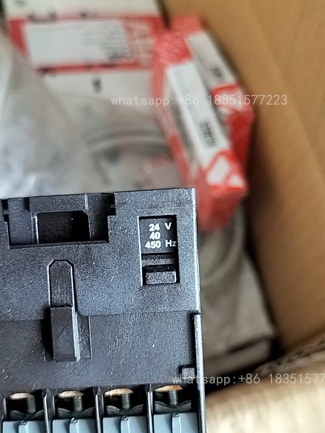 New 5PCS Additional Contacts VB7-30-01 24V
