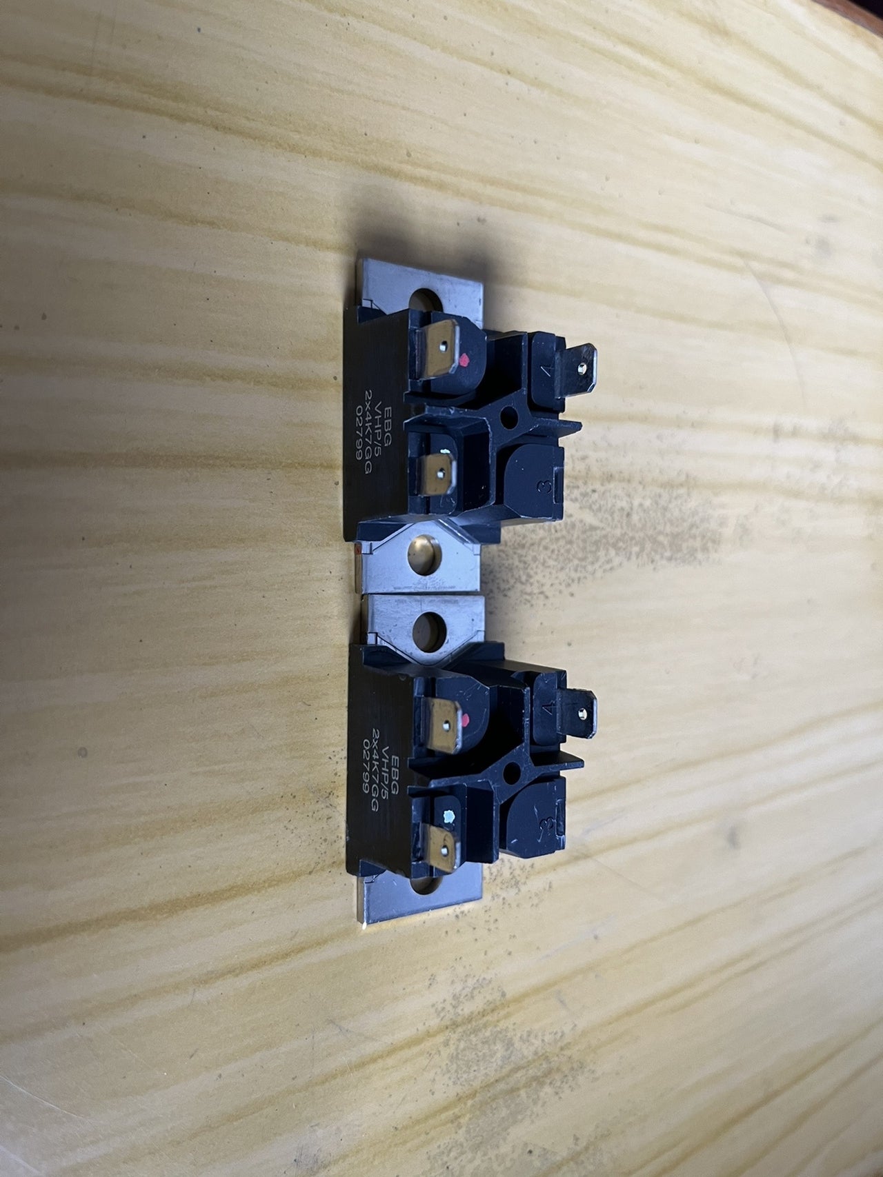 EBG Resistor Series: VHP/3 2K7G, VHP180/5 2X6KG, VHP/5 2X4K7GG, 2X3K9/PF, 2X6K8/PF, please consult the specific model before purchase